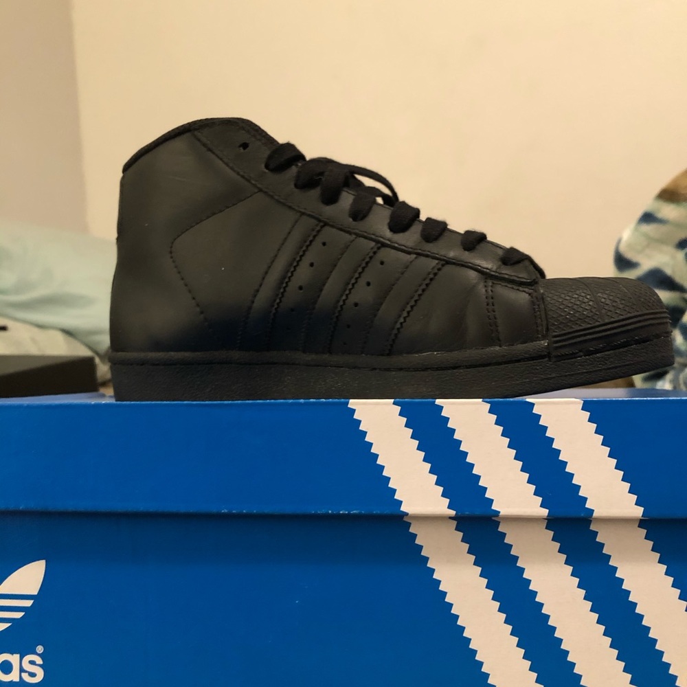 Adidas pro model all black